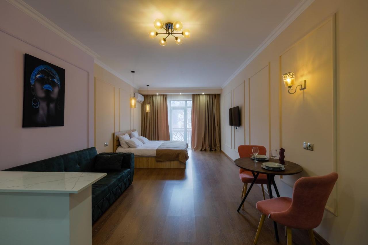 Iren River Side Apartments ティビリシ エクステリア 写真
